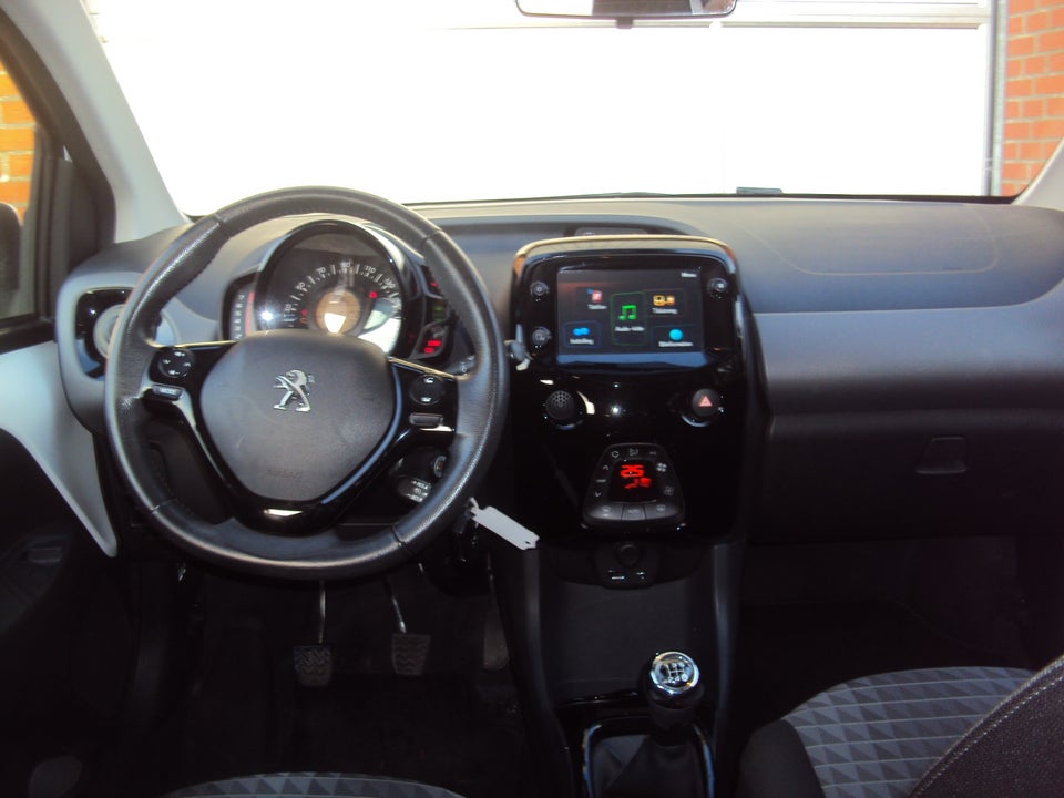 Peugeot 108 1,0 e-VTi 72 Allure+ 5d