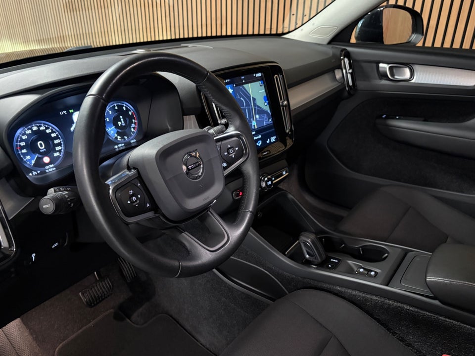 Volvo XC40 2,0 T4 190 Momentum aut. 5d
