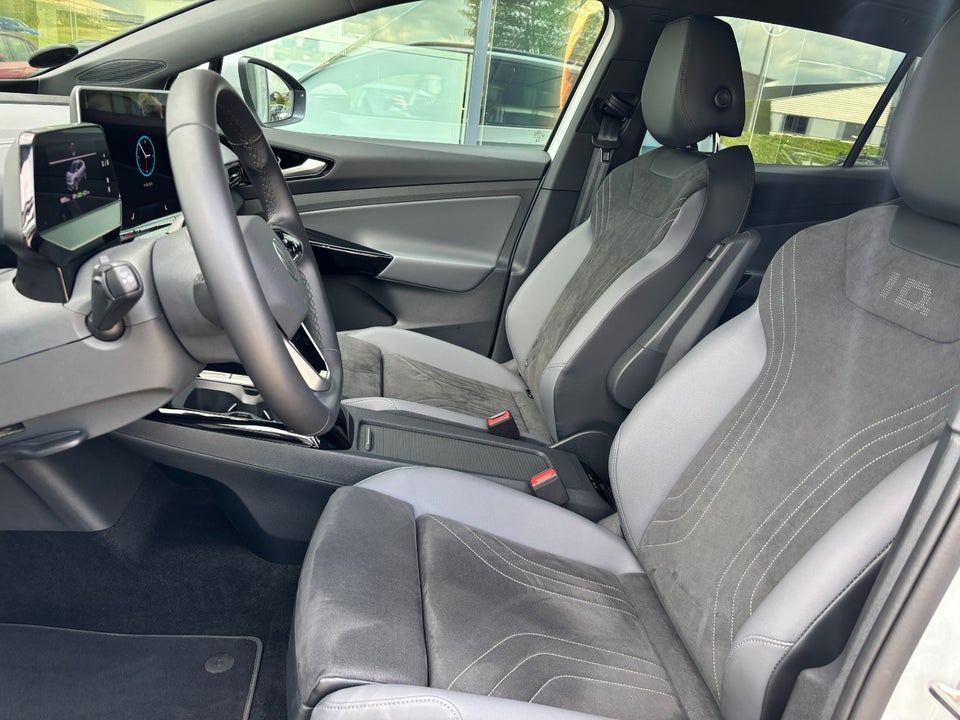 VW ID.4 77 Style 4Motion 5d