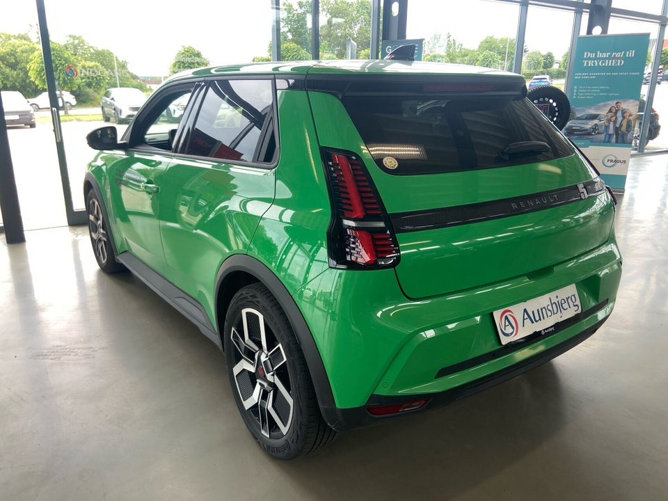 Renault 5 E-Tech 40 Techno 5d