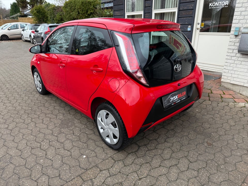 Toyota Aygo 1,0 VVT-i x-play 5d