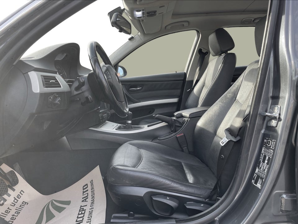 BMW 325i 2,5 Touring 5d