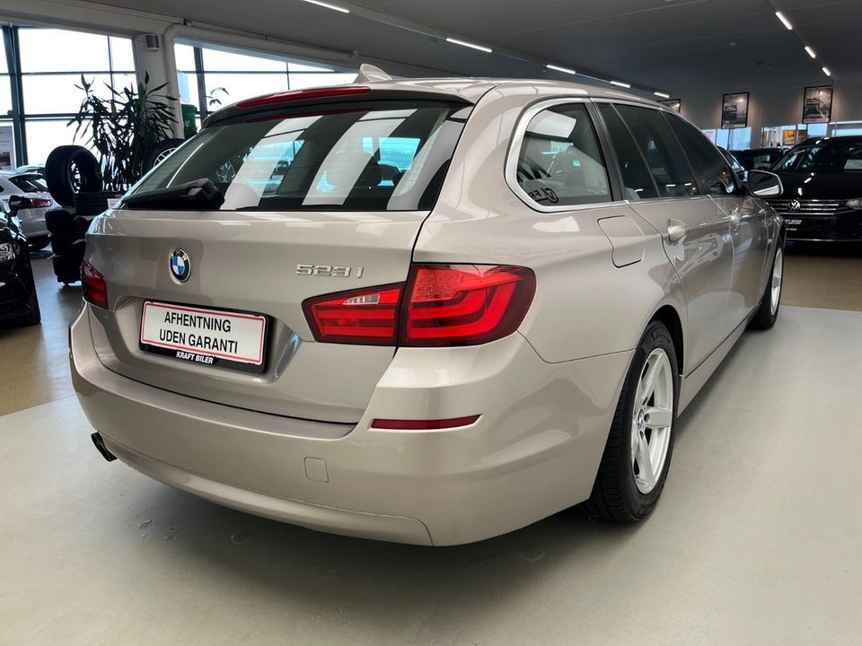 BMW 523i 3,0 Touring aut. 5d