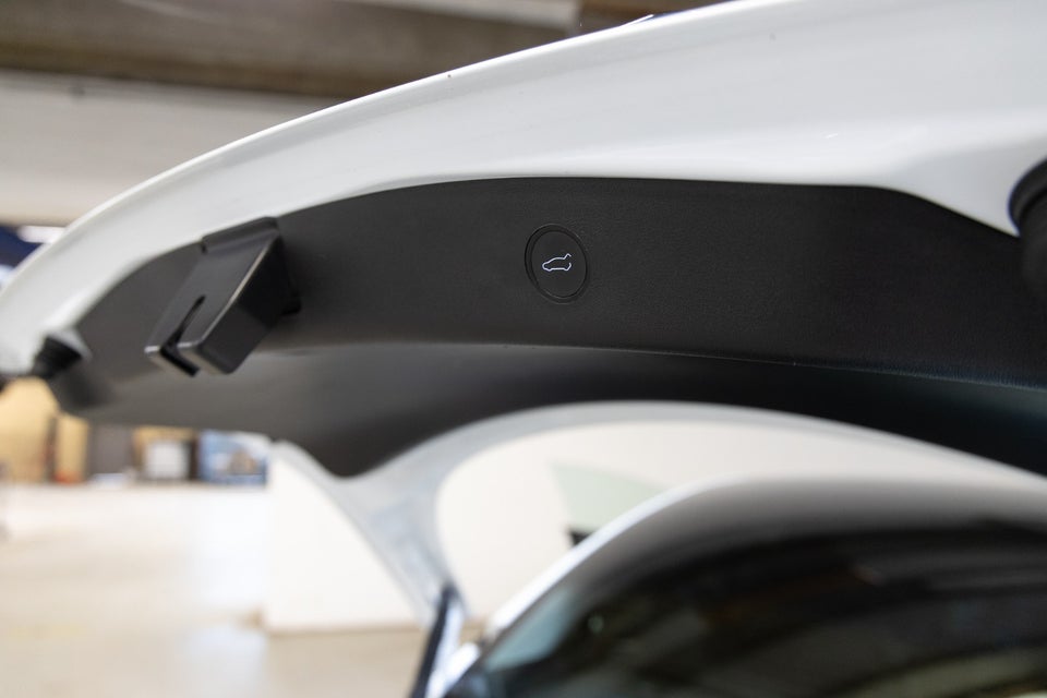 Tesla Model 3 RWD 4d