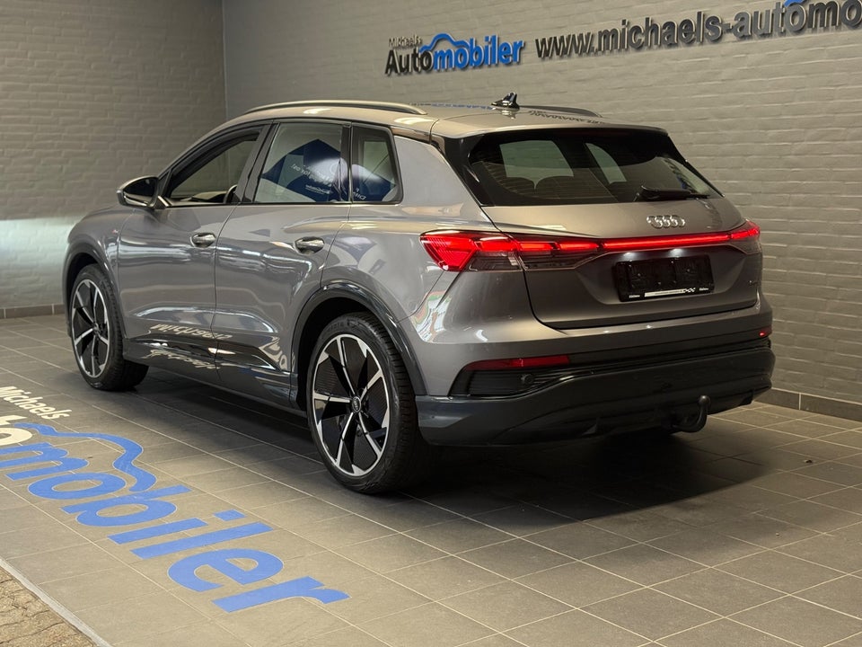 Audi Q4 e-tron 45 S-line quattro 5d