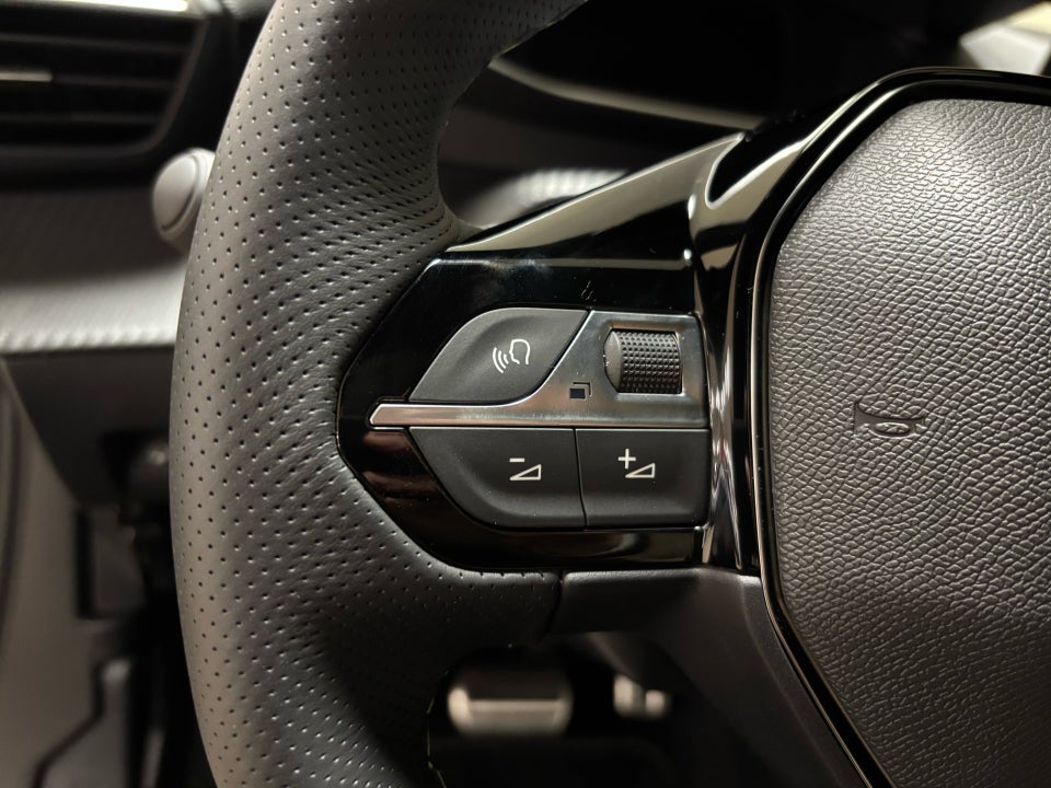 Peugeot e-2008 54 GT Sky 5d