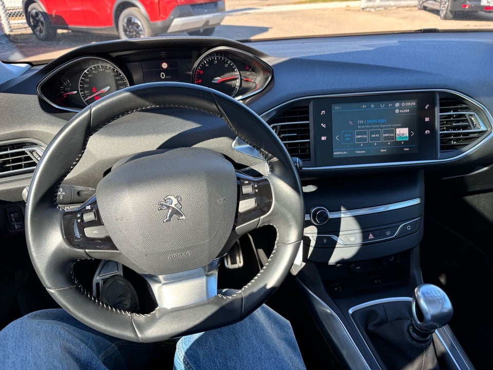 Peugeot 308 1,6 BlueHDi 120 Allure Sky SW EAT6 5d