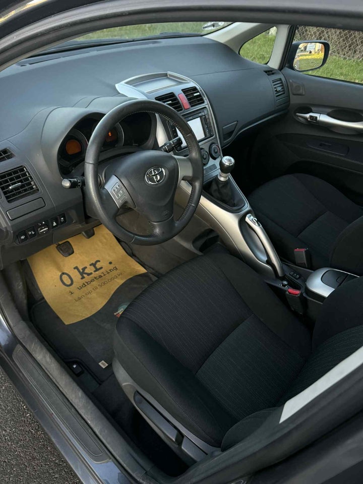 Toyota Auris 1,4 D-4D TX 5d