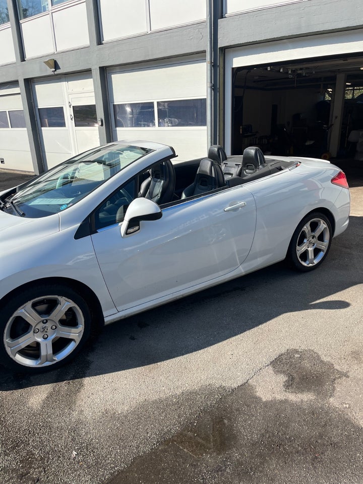 Peugeot 308 1,6 THP 156 Premium CC aut. 2d