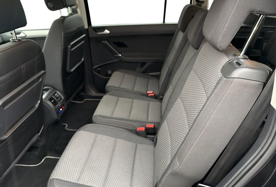 VW Touran 2,0 TDi 115 Comfortline DSG 7prs 5d