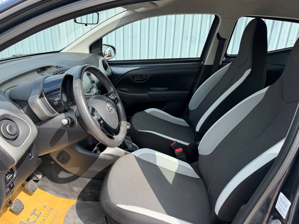 Toyota Aygo 1,0 VVT-i x-play x-touch 5d