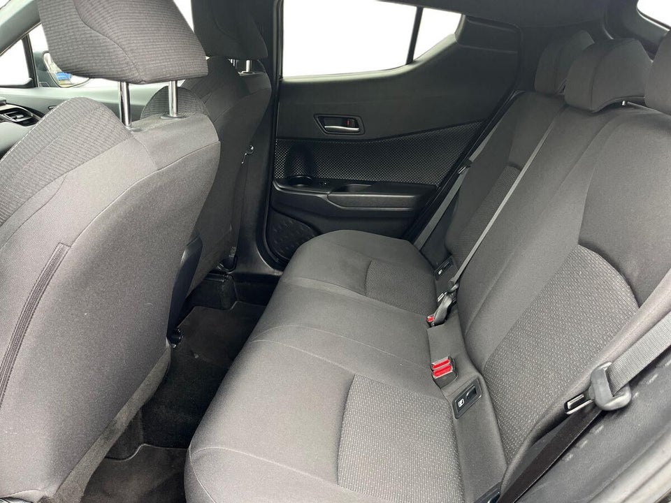 Toyota C-HR 1,8 Hybrid Premium Selected CVT 5d