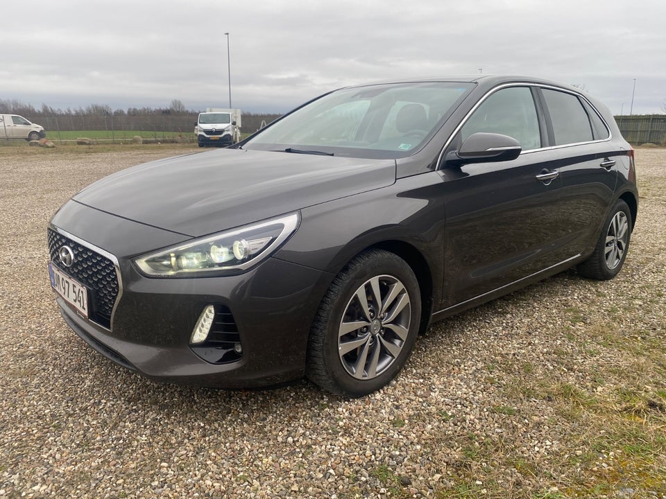Hyundai i30 1,6 CRDi 110 Premium 5d