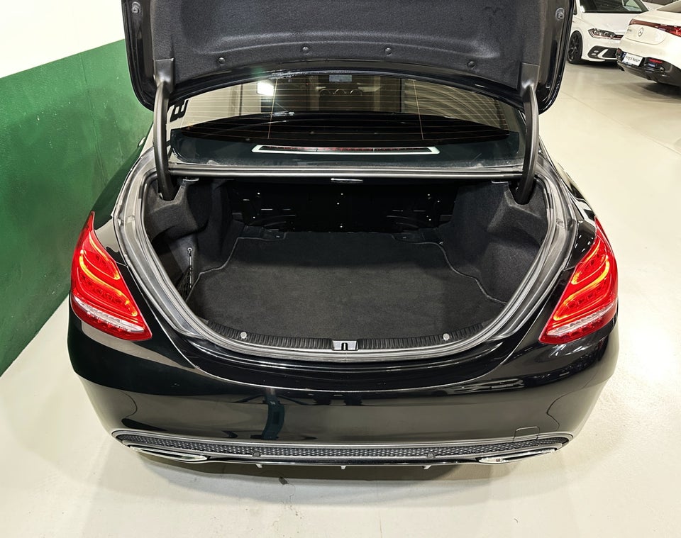 Mercedes C220 d 2,2 AMG Line aut. 4d