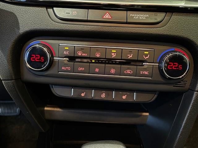 Kia Ceed 1,4 T-GDi Collection DCT 5d