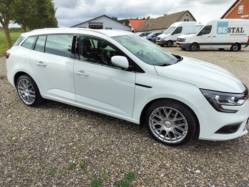 Renault Megane IV 1,2 TCe 130 Zen Sport Tourer 5d