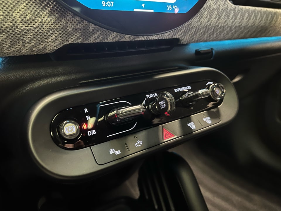 MINI Cooper E Favoured Trim L 3d