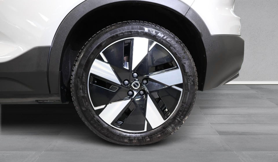 Volvo XC40 ReCharge Extended Range Plus 5d