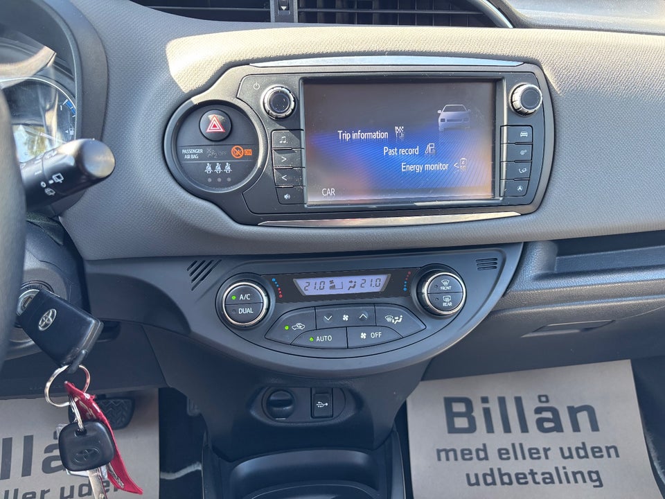 Toyota Yaris 1,5 Hybrid H1 e-CVT 5d