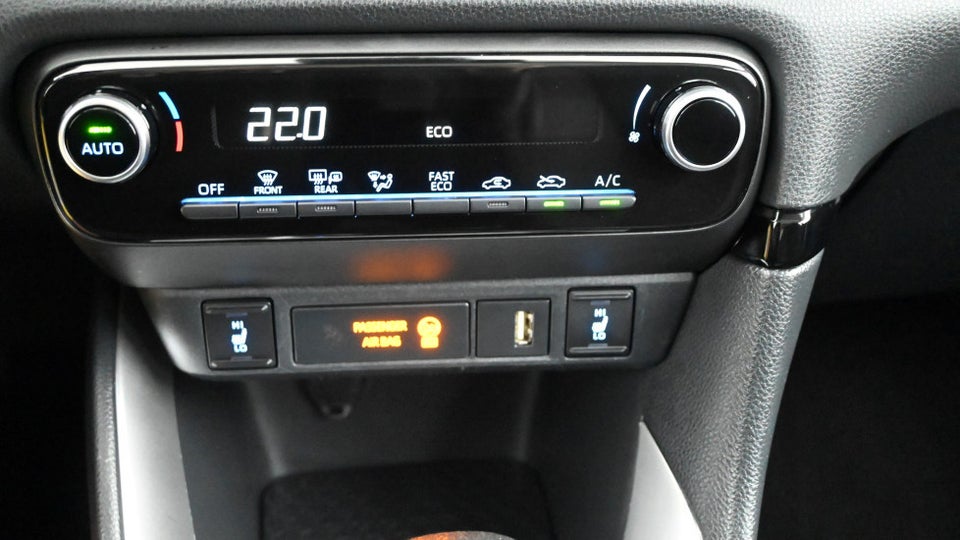 Toyota Yaris 1,5 Hybrid H3 e-CVT 5d