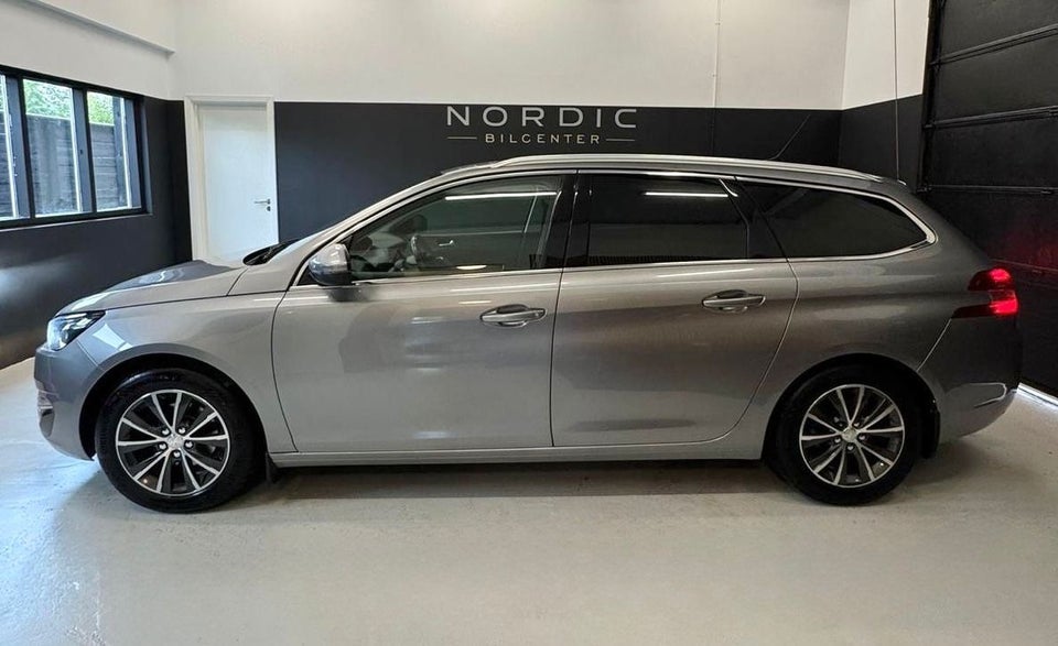 Peugeot 308 1,2 e-THP 130 Allure+ SW 5d