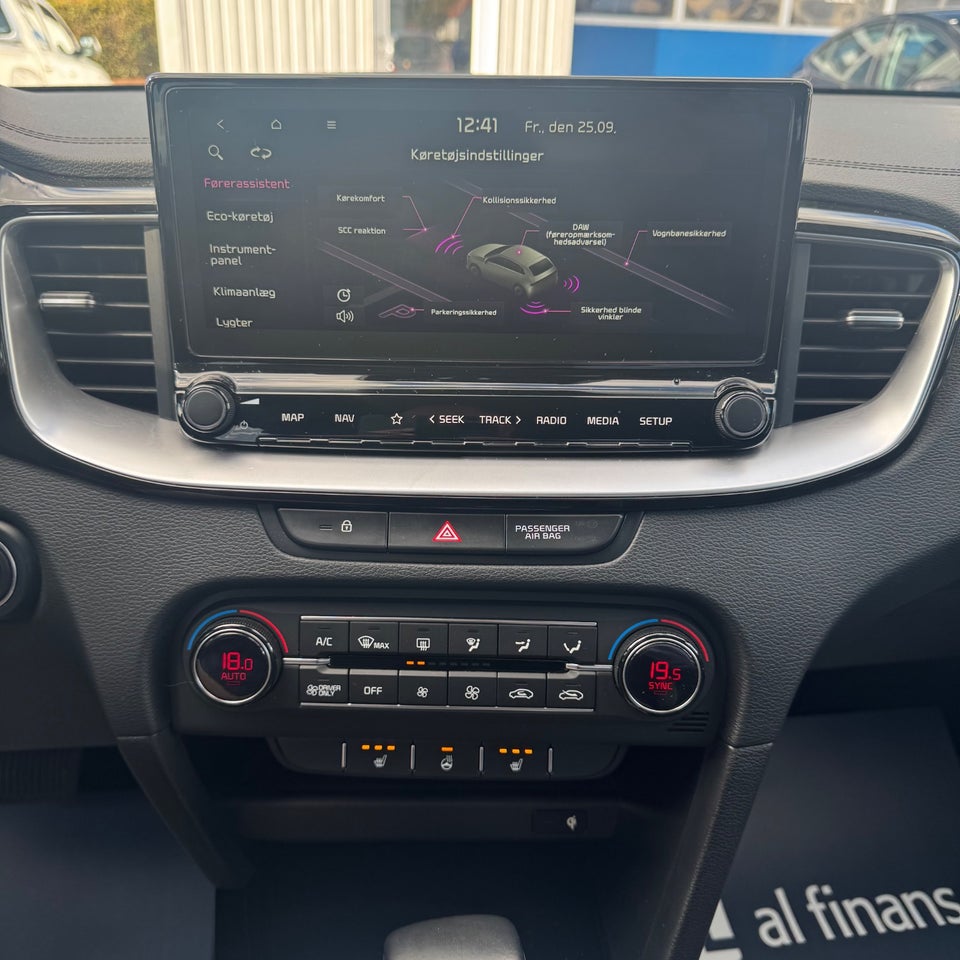 Kia XCeed 1,6 PHEV Upgrade Intro DCT 5d
