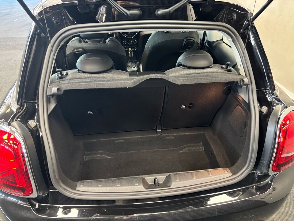 MINI Cooper SE Essential 3d