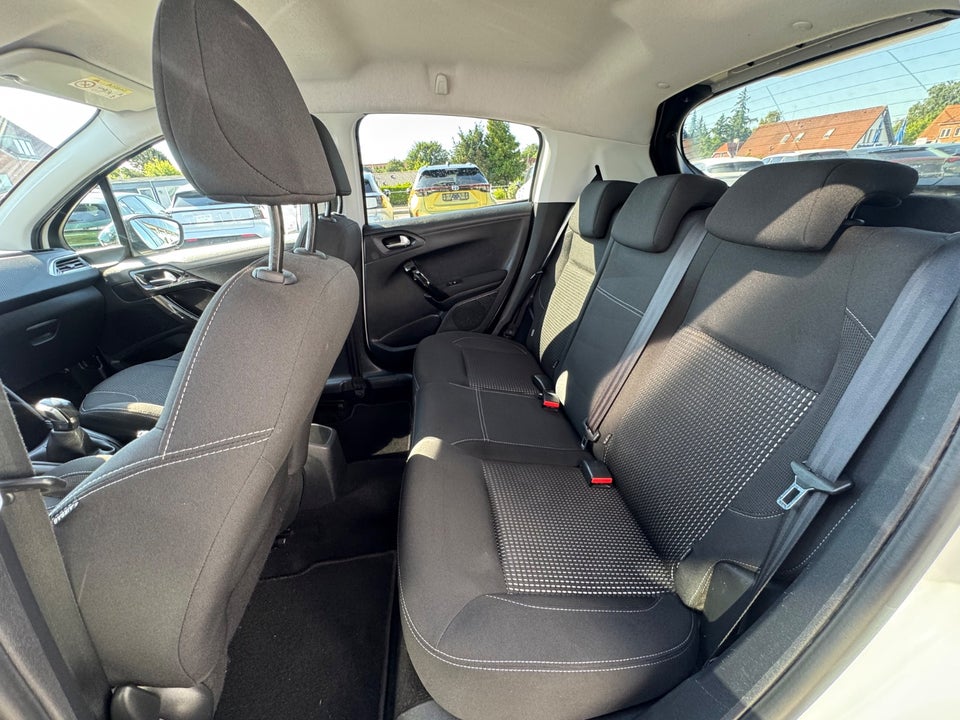 Peugeot 208 1,2 VTi 82 Allure 5d