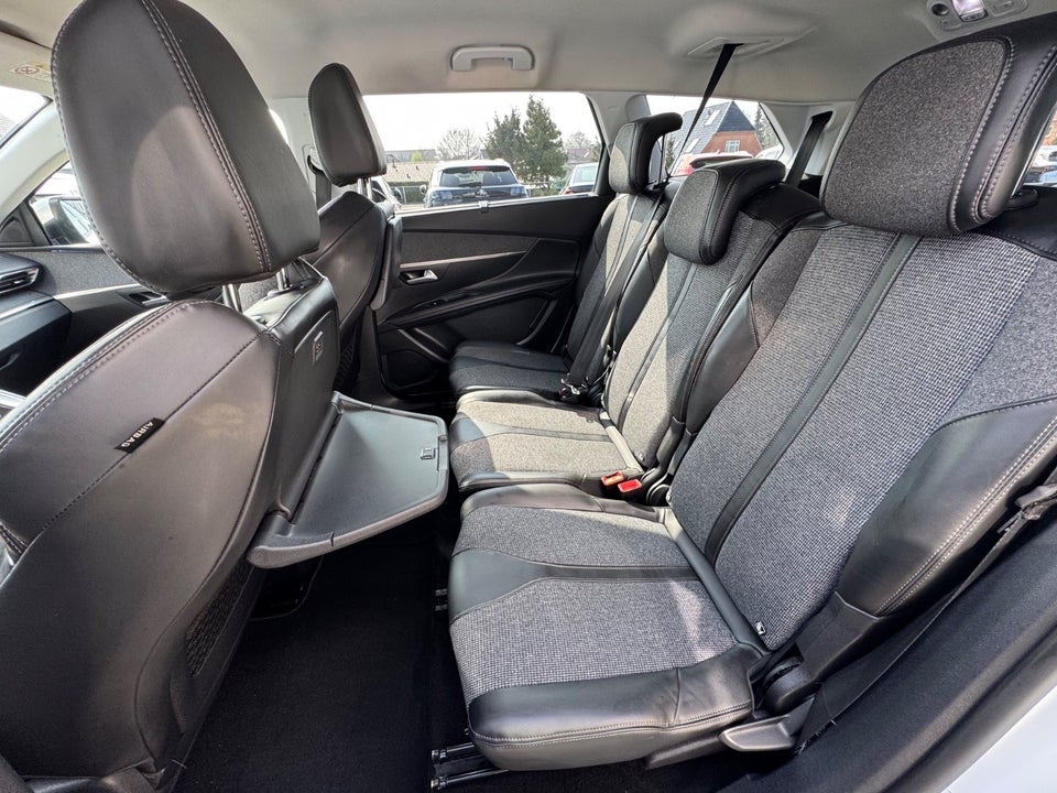 Peugeot 5008 1,6 BlueHDi 120 Active 7prs 5d