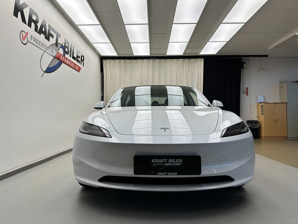 Tesla Model 3 RWD 4d