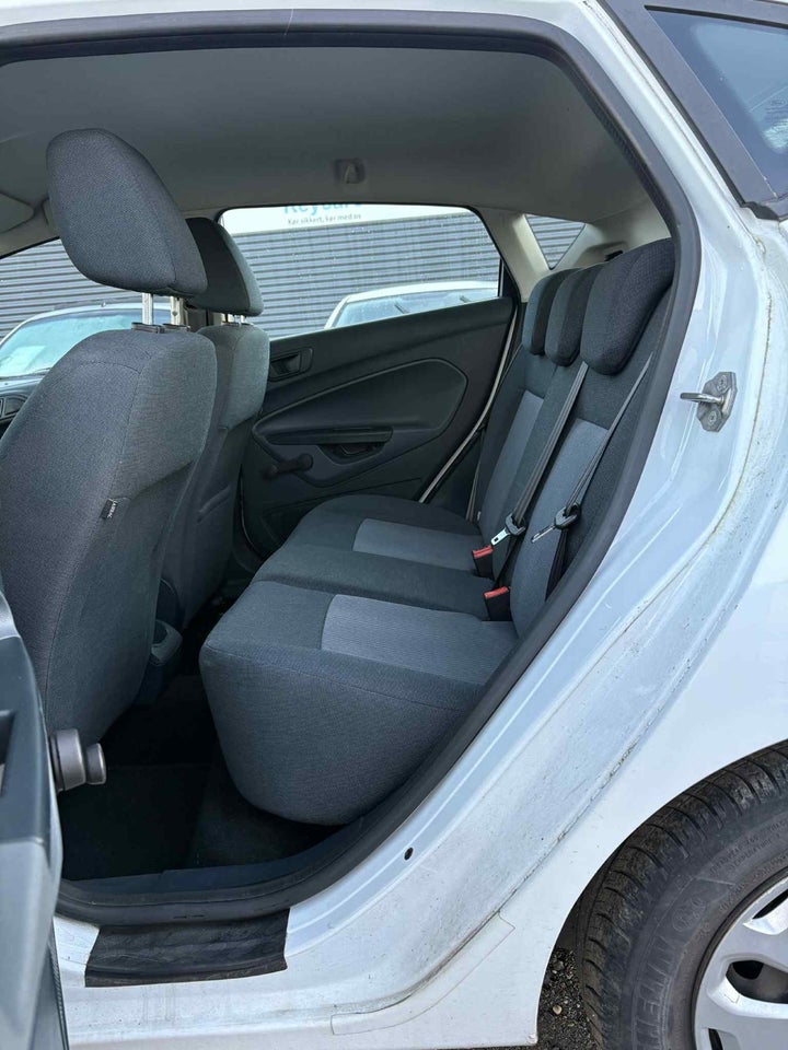 Ford Fiesta 1,25 82 Ambiente 5d