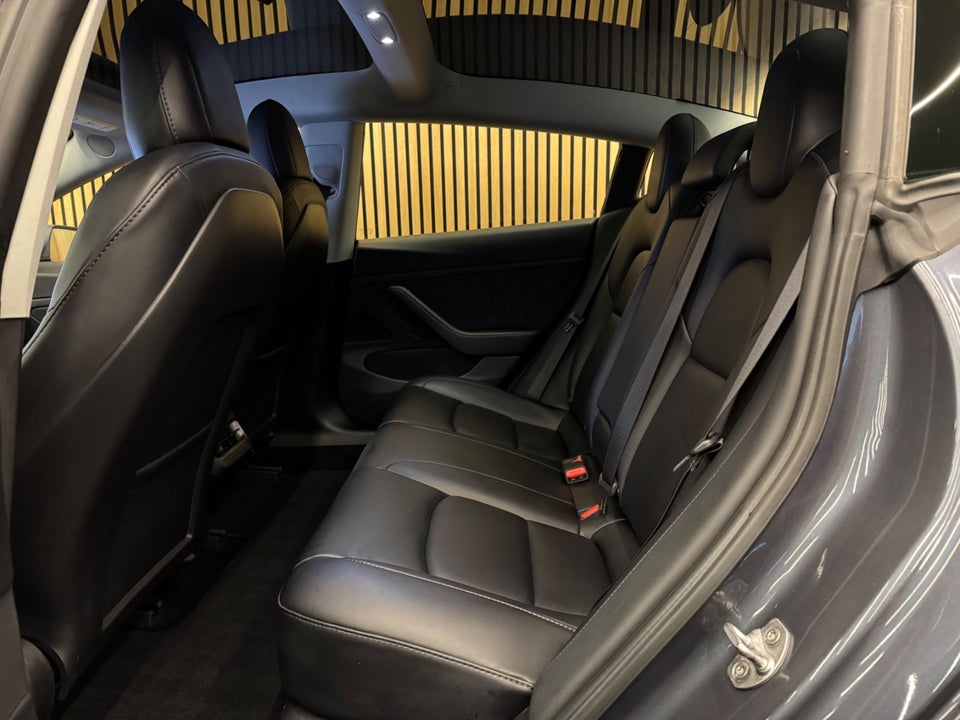 Tesla Model 3 Long Range AWD 4d