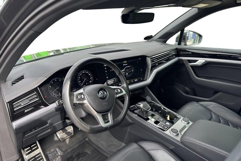 VW Touareg 3,0 TSi 340 R-line aut. 4Motion 5d