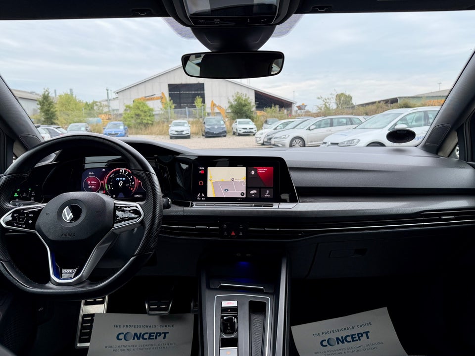 VW Golf VIII 1,4 GTE DSG 5d