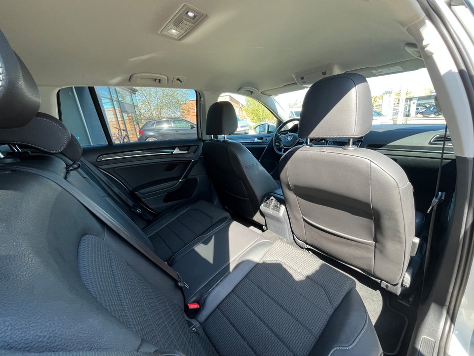 VW Golf VII 1,4 TSi 140 Highline Variant DSG BMT 5d