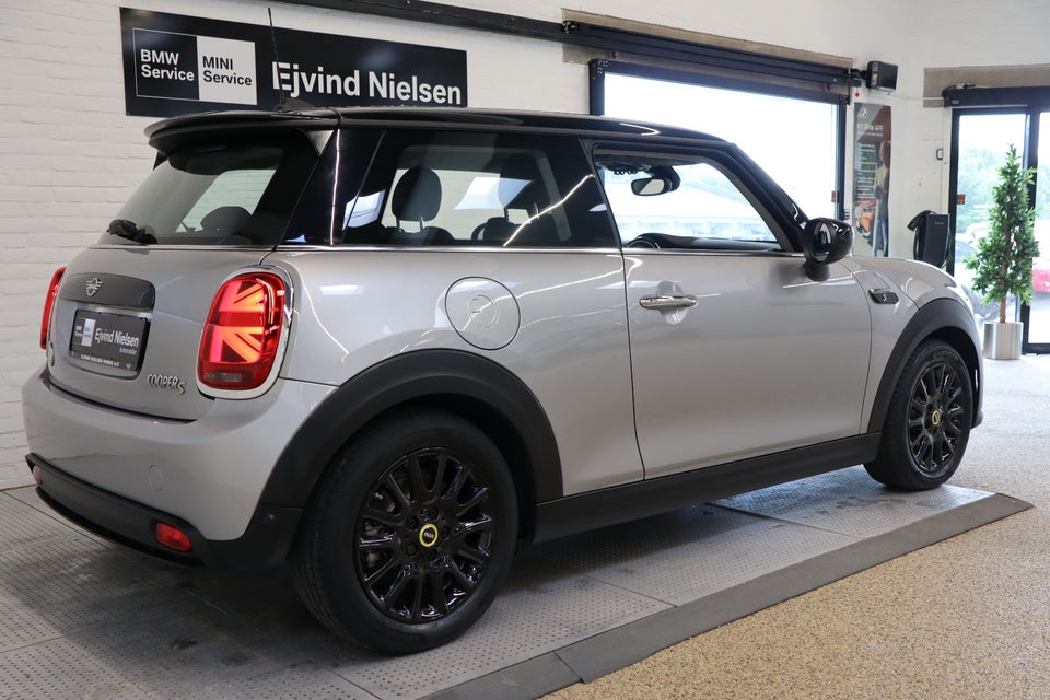 MINI Cooper SE Classic Trim 3d