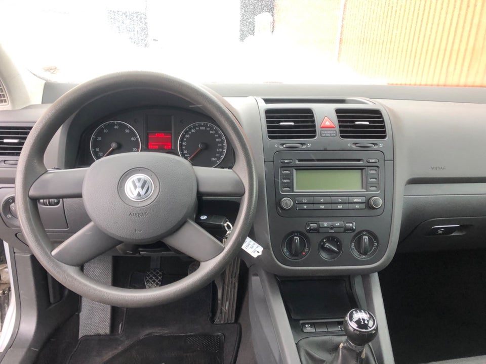 VW Golf V 1,6 Comfortline 5d