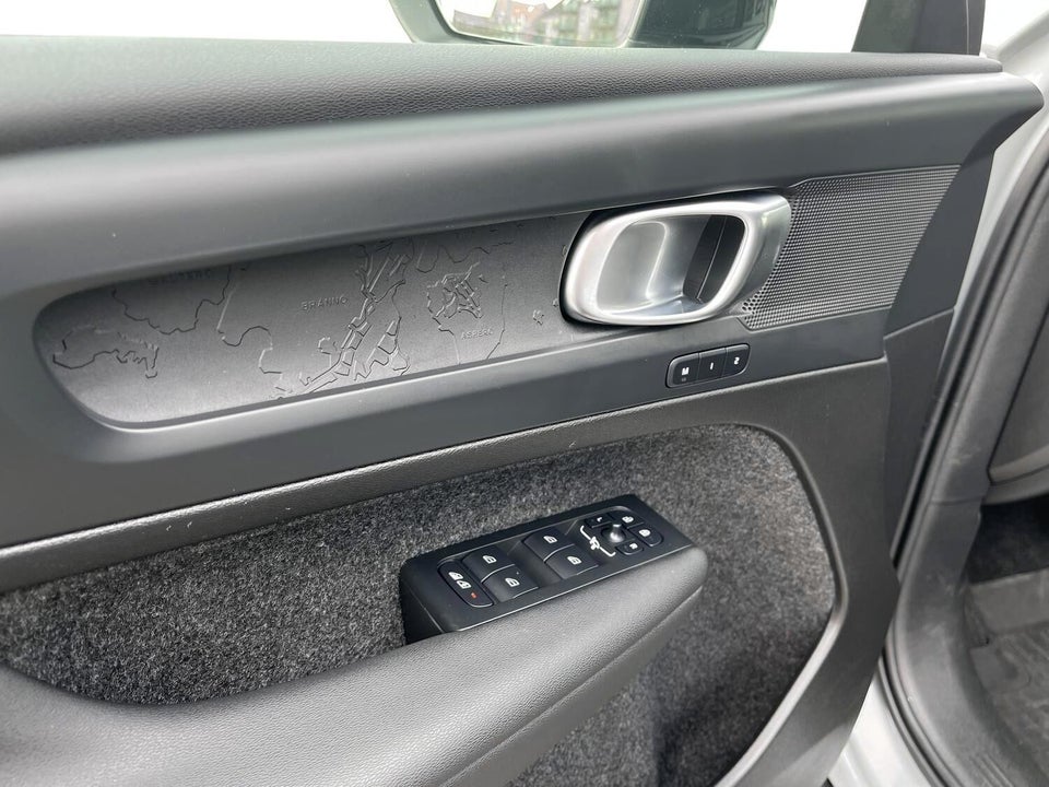 Volvo EX40 Extended Range Plus 5d