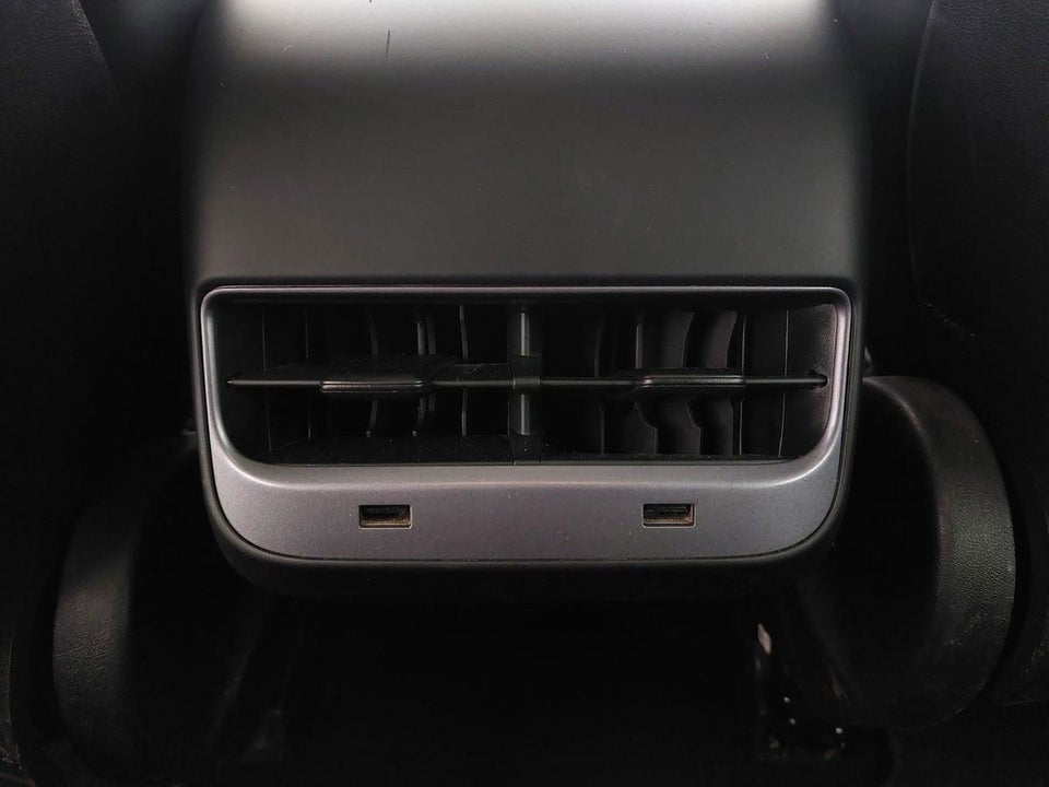 Tesla Model 3 Standard Range+ RWD 4d