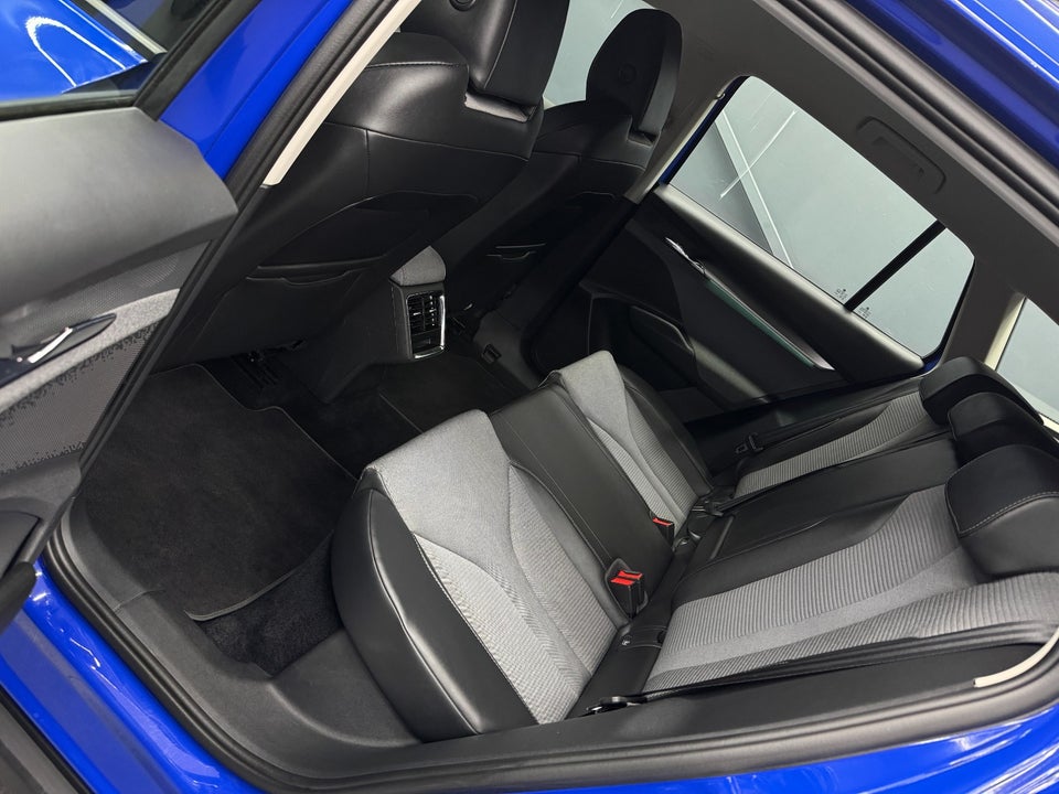 Skoda Enyaq 60 iV Loft 5d