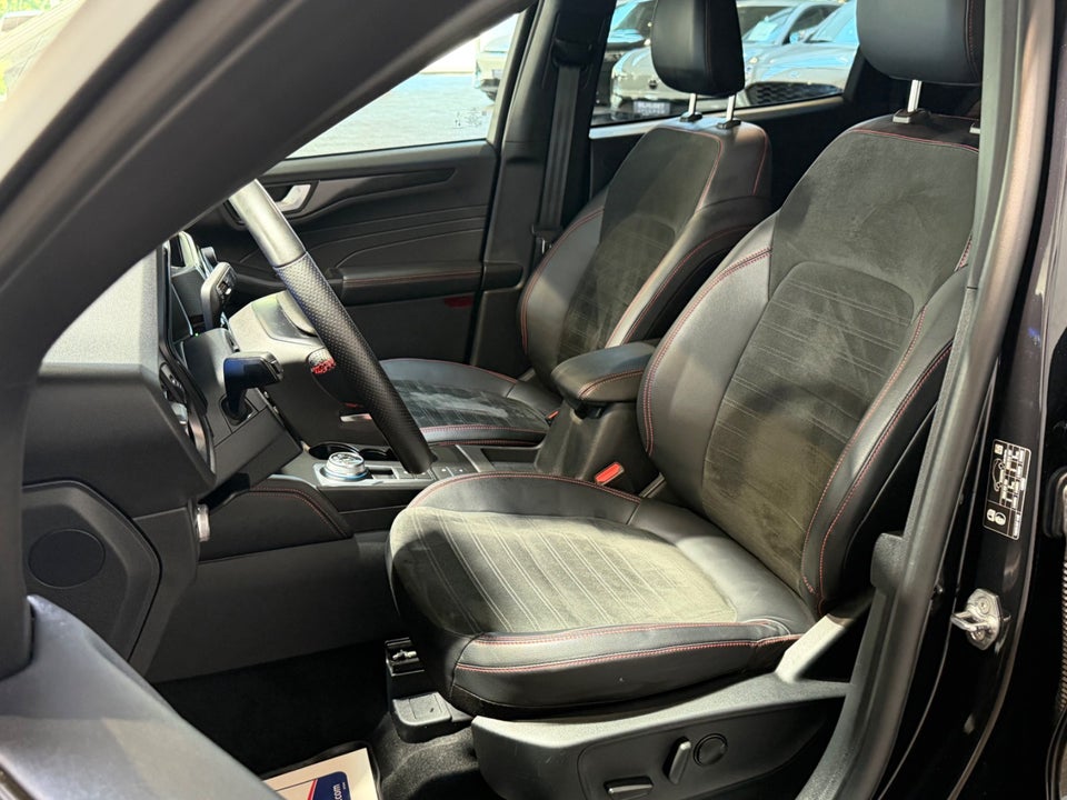 Ford Kuga 2,5 PHEV ST-Line X CVT 5d