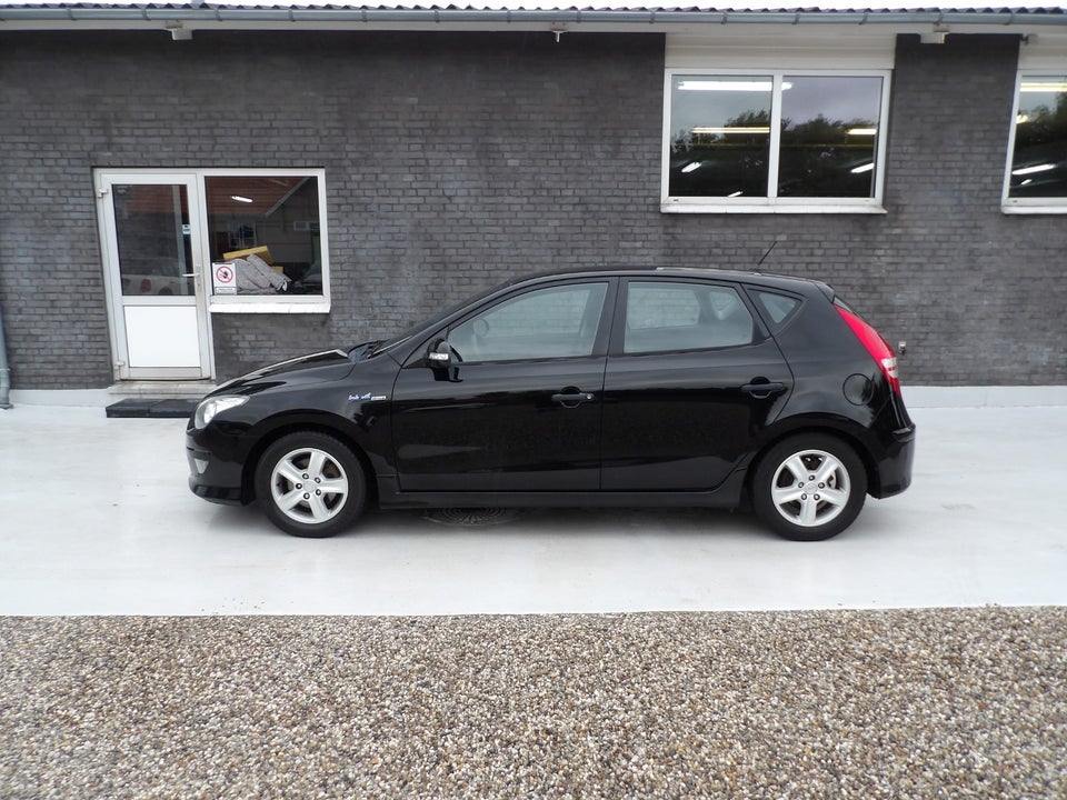 Hyundai i30 1,4 Classic Cool 5d