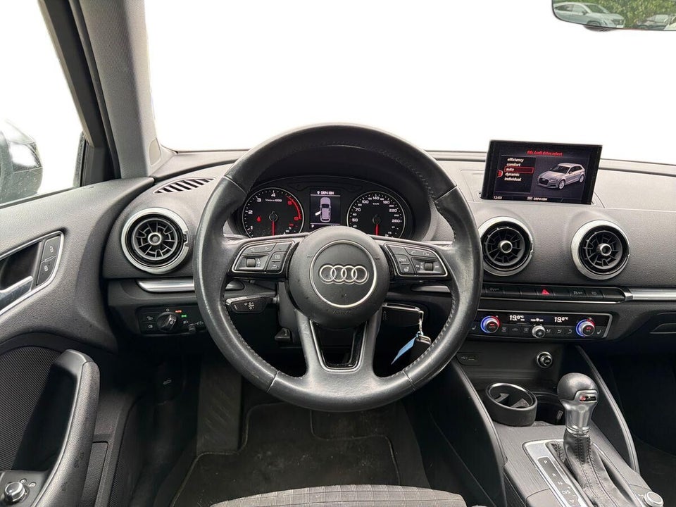 Audi A3 30 TDi Sport Limited Sportback S-tr. 5d