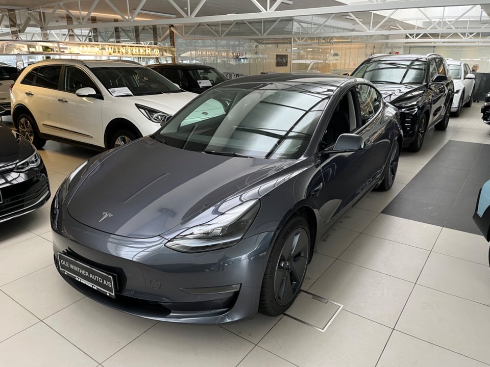 Tesla Model 3 Long Range AWD 4d