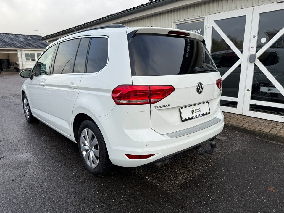 VW Touran 2,0 TDi 150 Comfortline DSG Van 5d