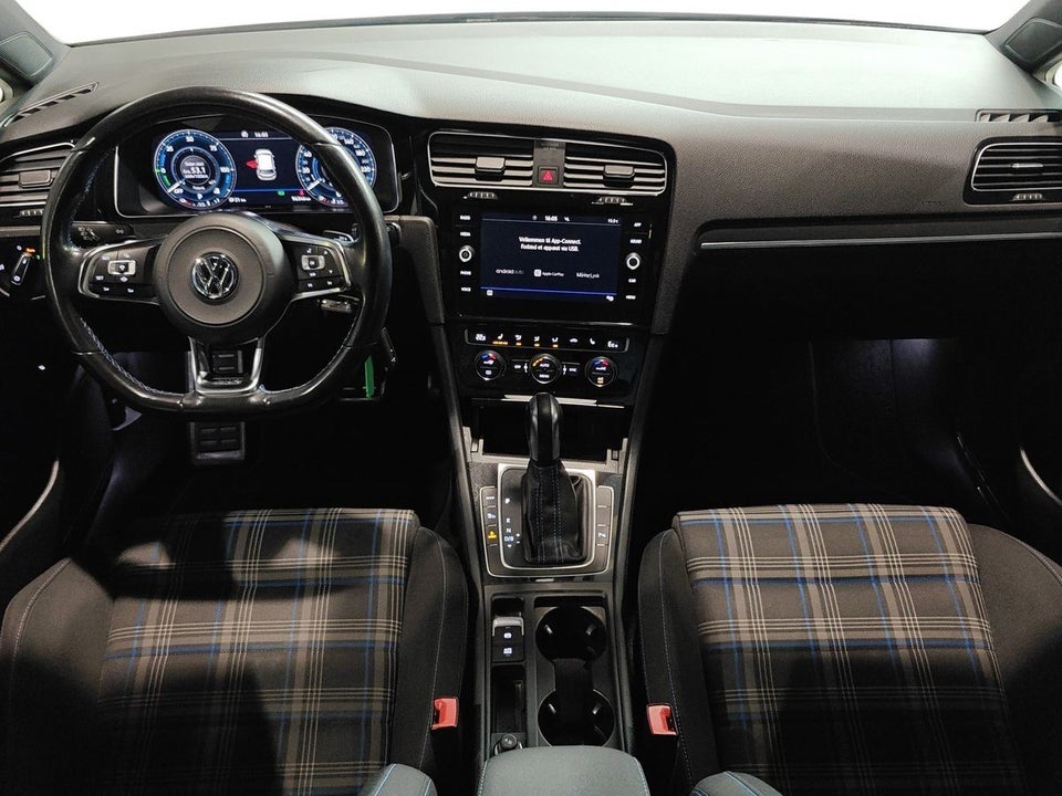 VW Golf VII 1,4 GTE DSG 5d