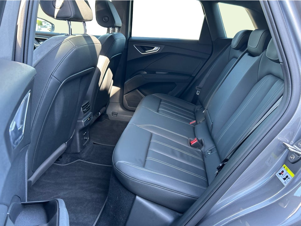 Audi Q4 e-tron 40 S-line 5d