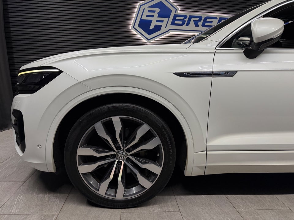 VW Touareg 3,0 TDi 286 R-line aut. 4Motion Van 5d