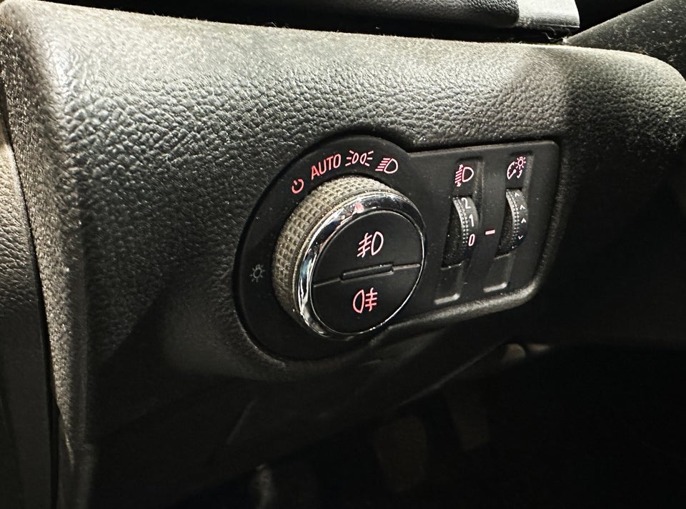 Opel Astra 1,4 T 140 Enjoy 5d