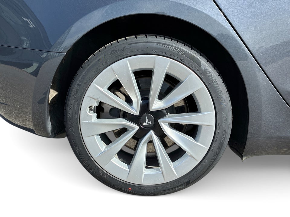 Tesla Model 3 Long Range AWD 4d